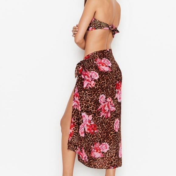NWT Victoria's Secret Floral Cover Up Sarong - Picture 2 of 4